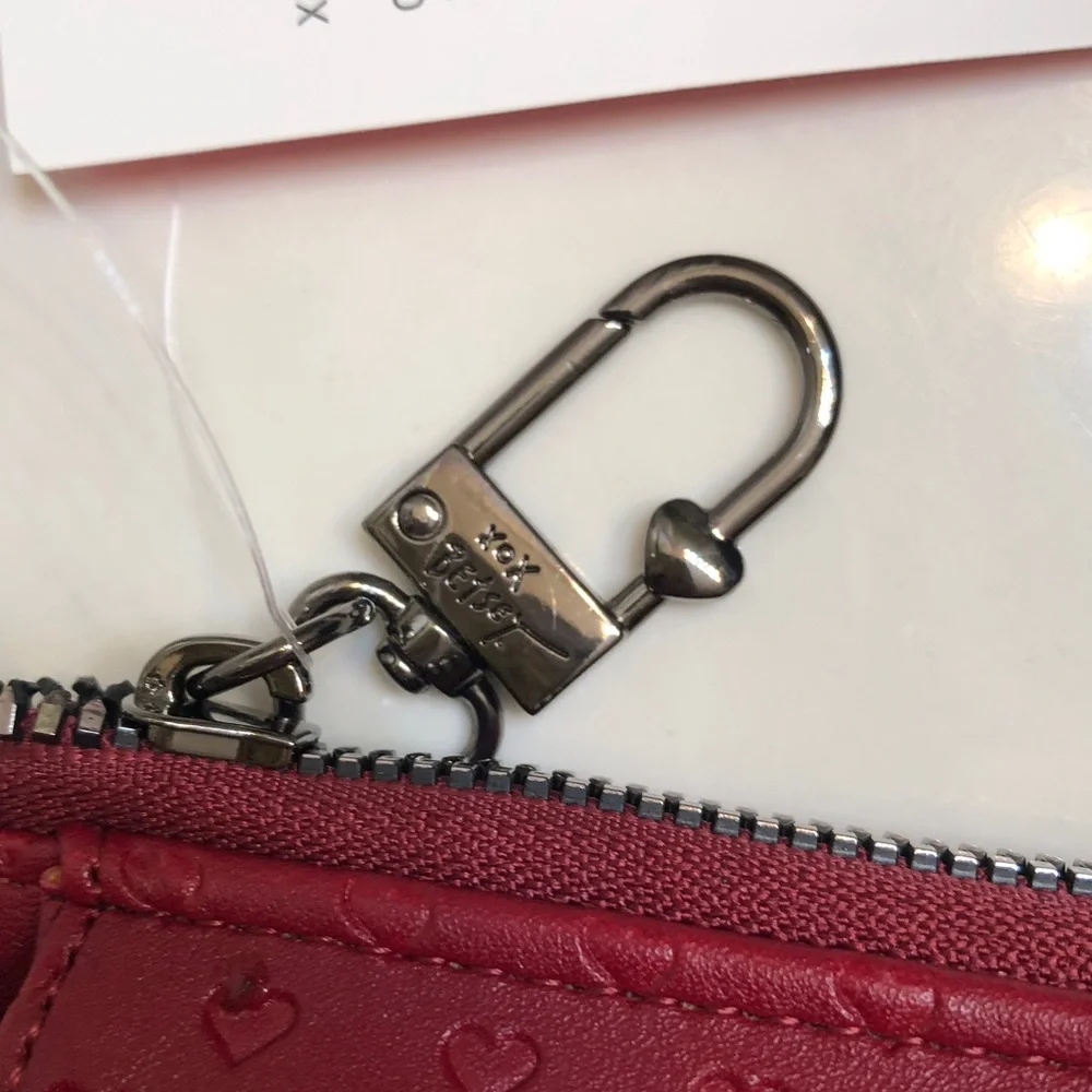 Betsey Johnson XOFRENCH L-Zip Cranberry Card Wallet Dainty Embossed Hearts NWT
